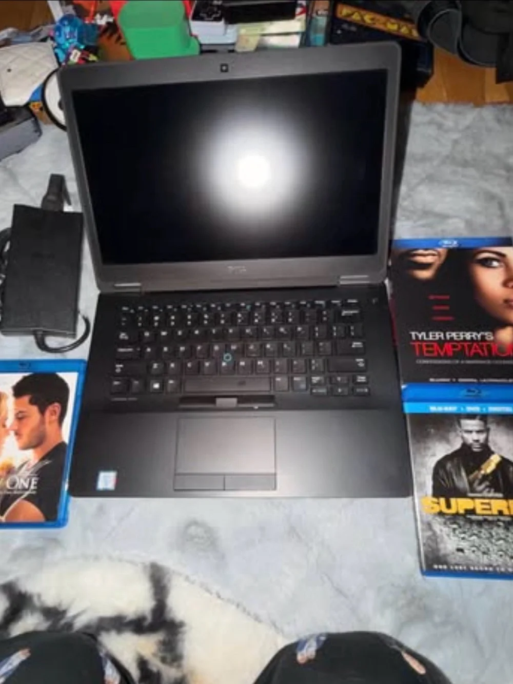 Dell latitude E7470 14” 8GB Ram 256Gb 1s-6300 ssd Can win 10 pro laptop &3 movie